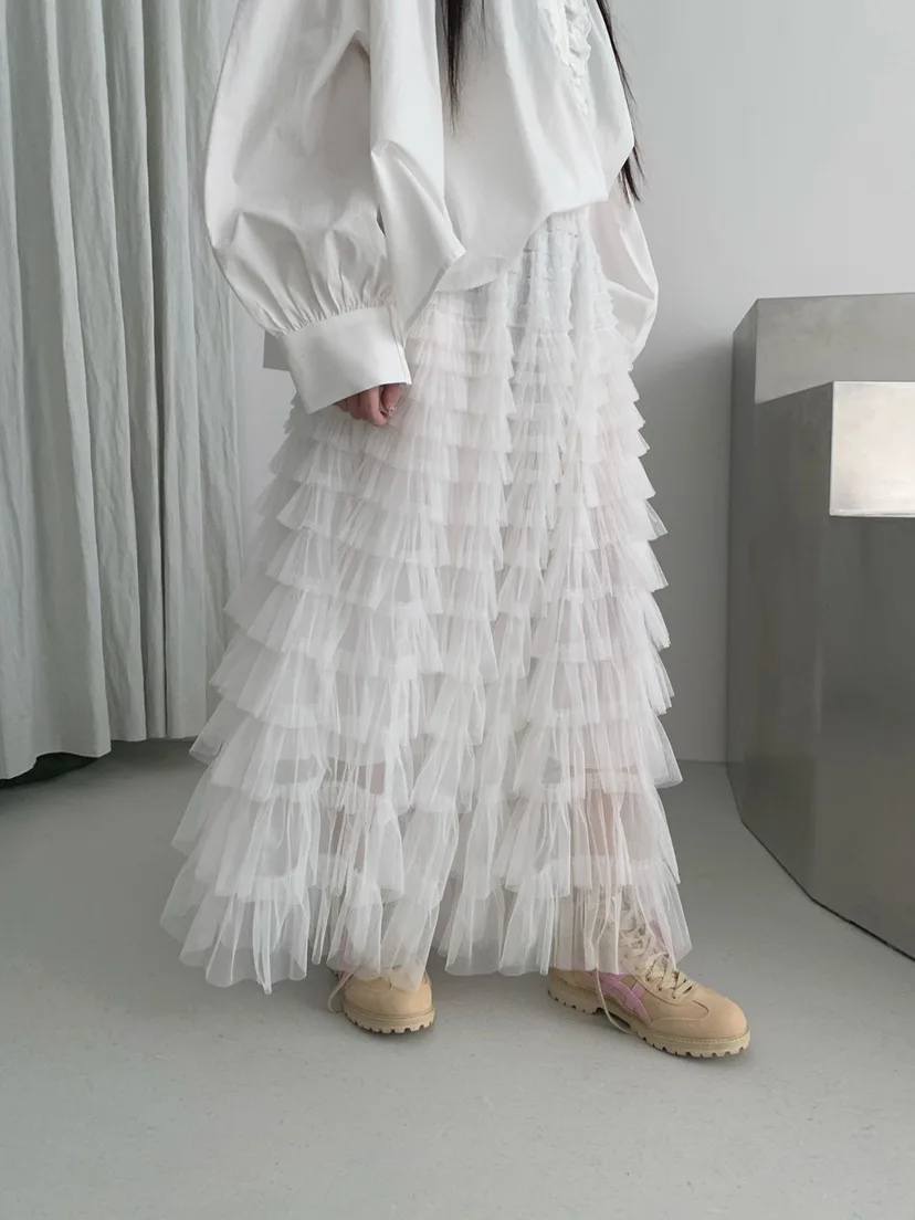 우아한 계층화 된 Tulle 하프 스커트 여성의 탄성 허리 슬리밍 달콤한 노화 방지 다목적 롱 케이크 스커트 트렌디 통근