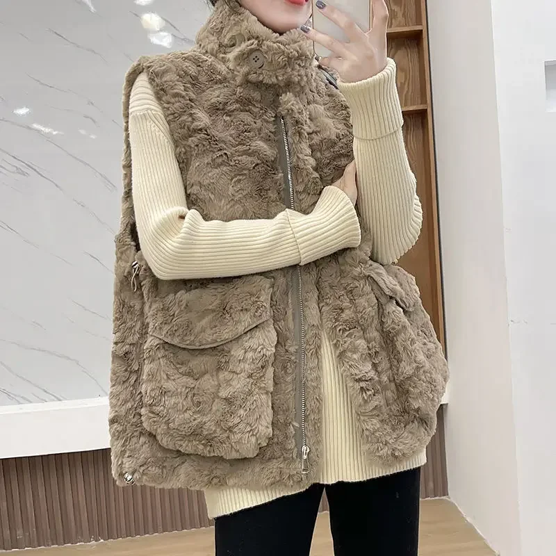 

Winter Lamb Wool Vests Women Faux Fur Sleeveless Jacket Cardigan Plus Size Zipper Pockets Coat Harajuku Vintage Vest JJ1342