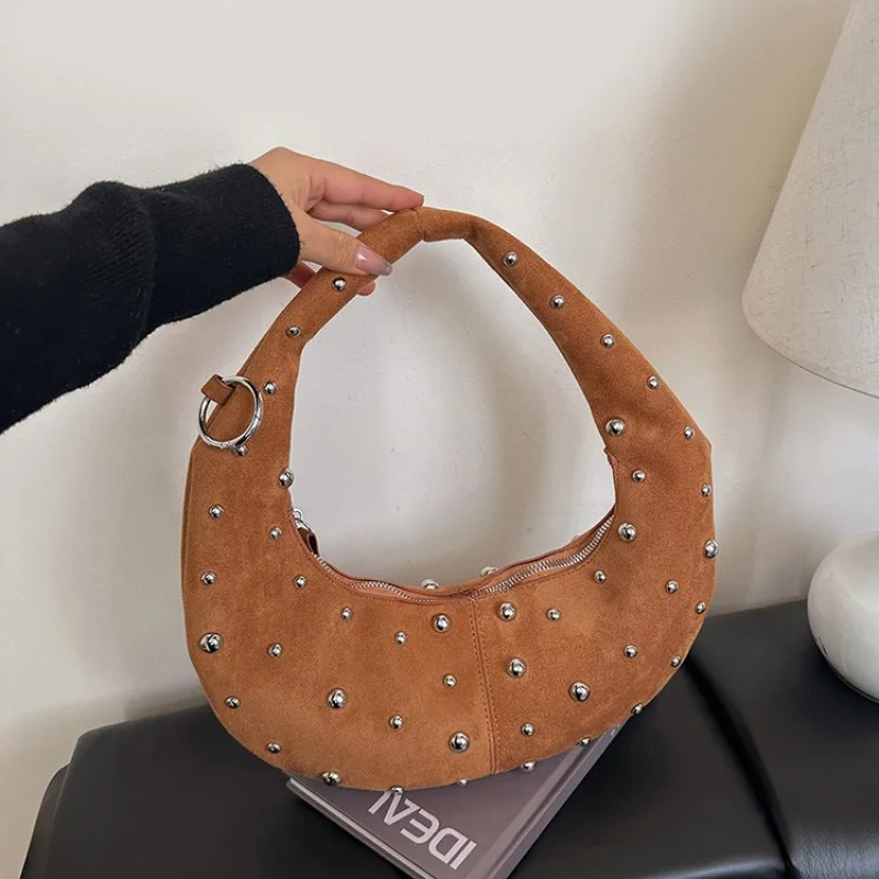 حقيبة كروس للسيدات مصنوعة من جلد الغنم تتميز بمظهر يومي كاجوال سويسرا عالي الجودة وخفيف الوزن وناعم