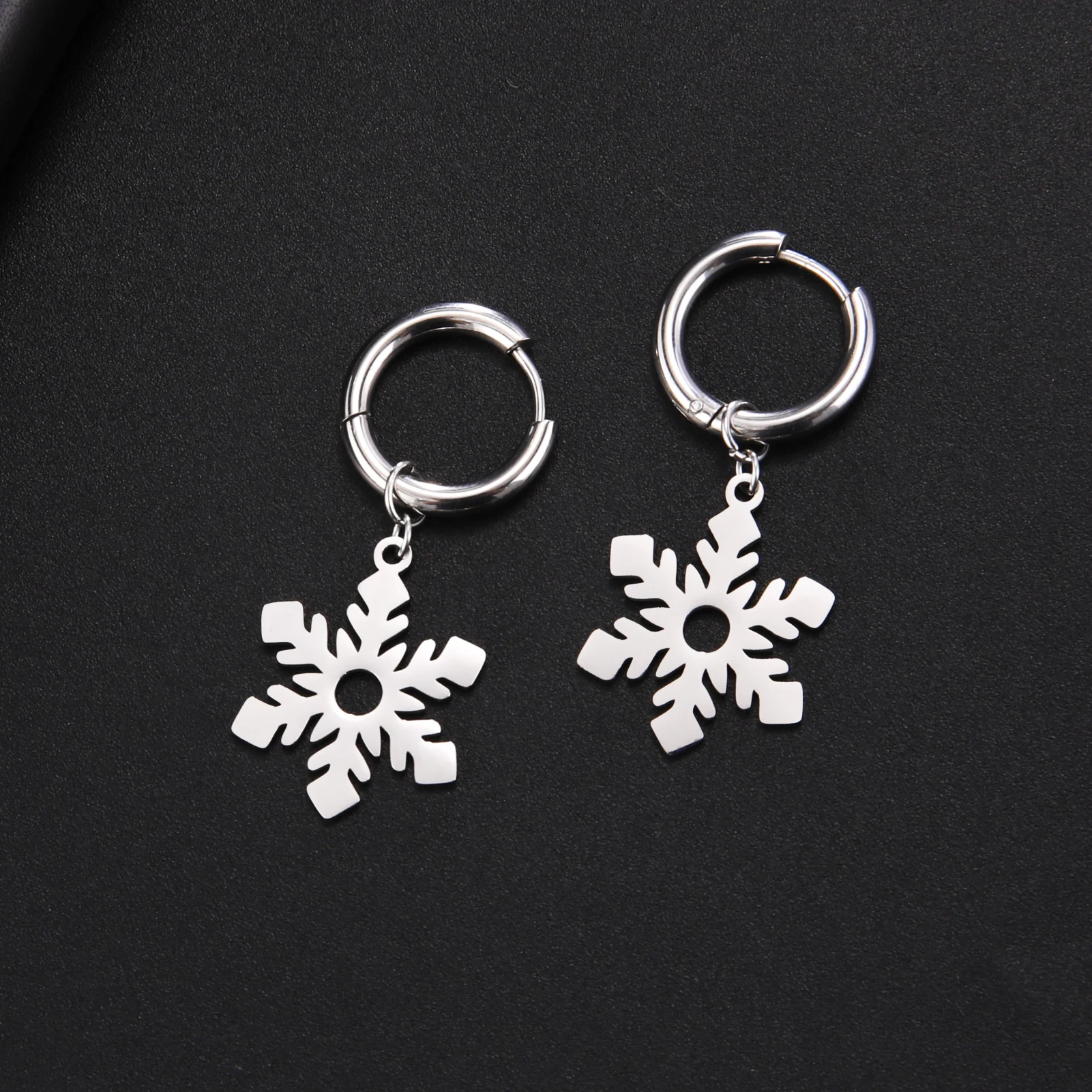 Exquisite Snowflakes Pendant Stainless Steel Earrings for Women Office Lady Birthday Party Daily Christmas Jewelry Gift Trendy