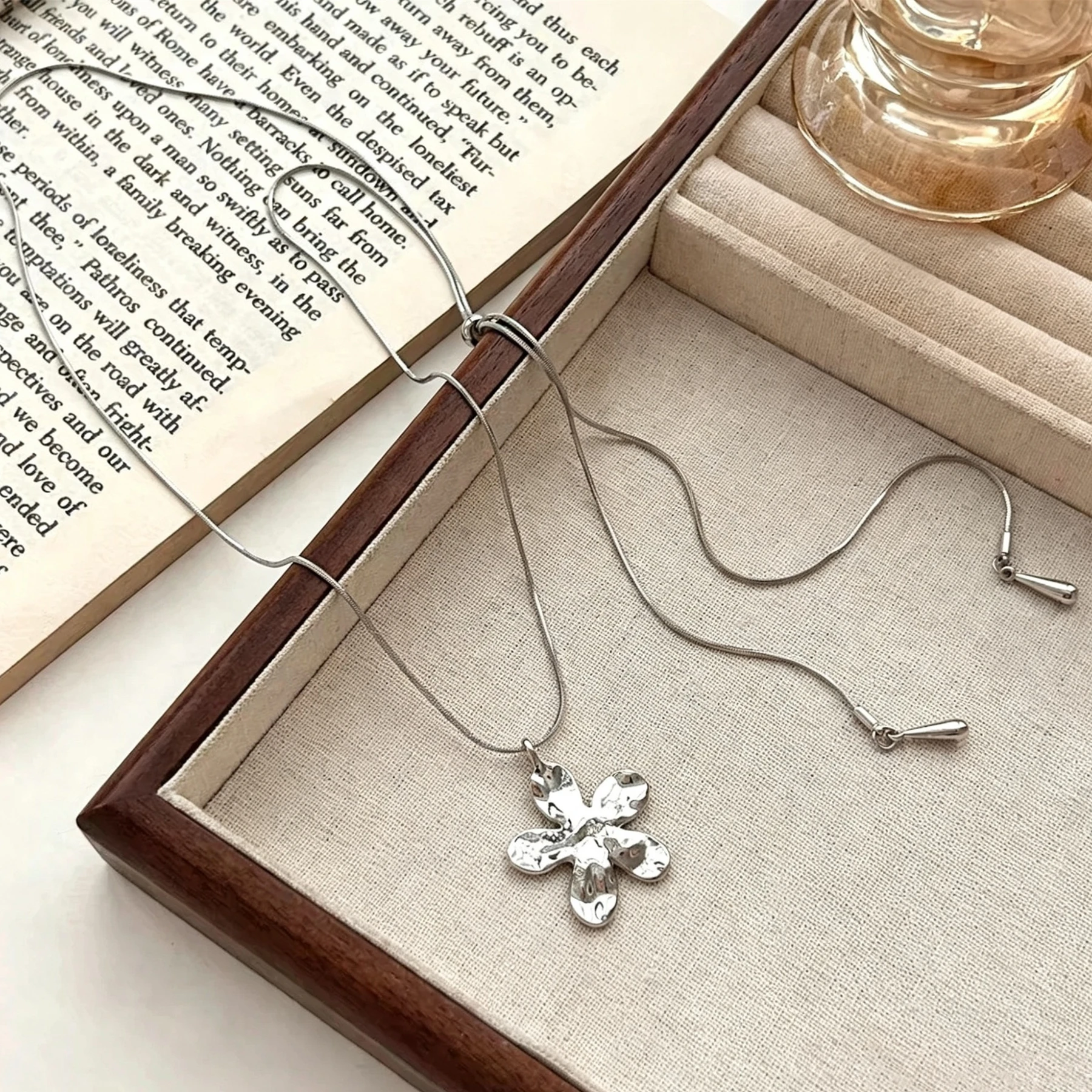 Trendy Silver Color Metal Flower Pendant With Adjustable Snake Chain Necklace Women's Korean Fashion Accessory Decoration