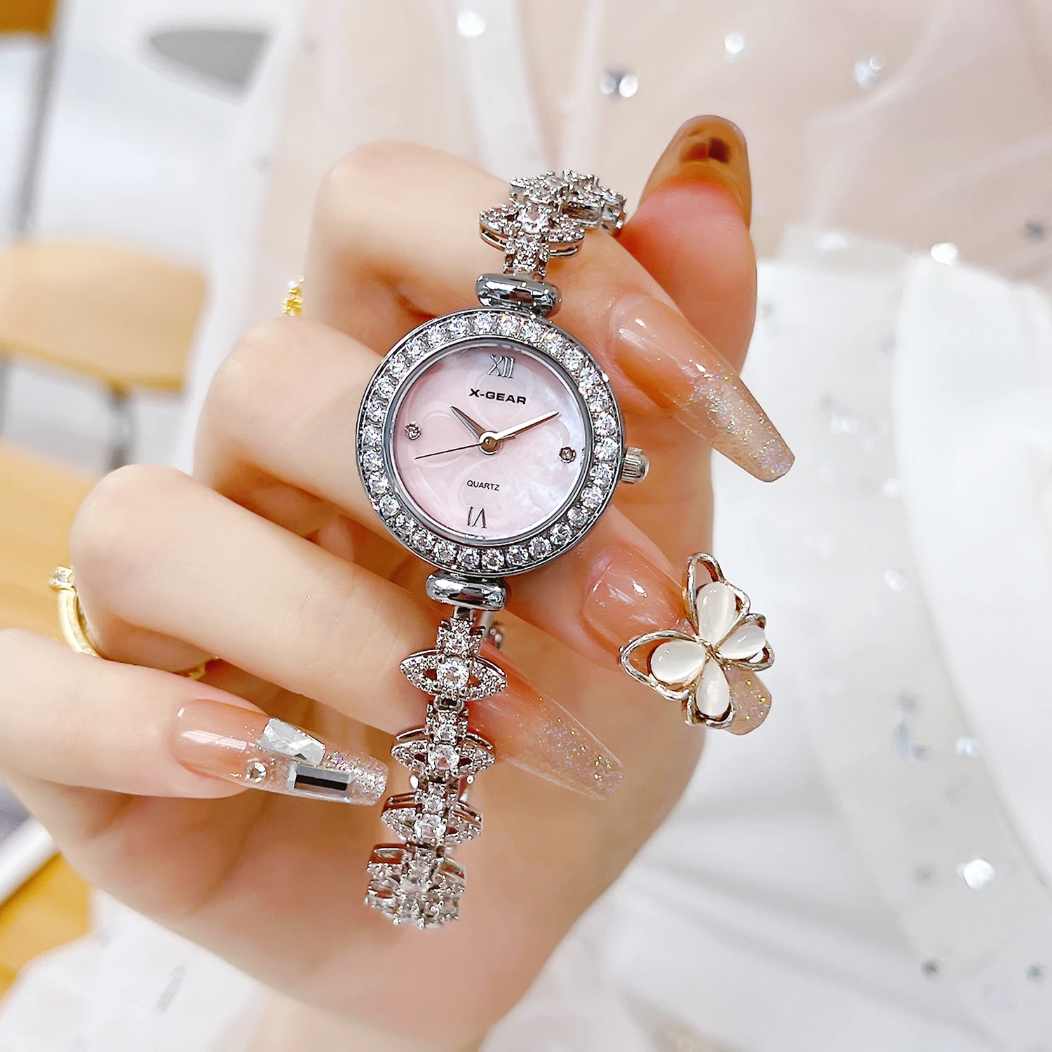 X-GEAR Women's Watch Fashion Luxury Zircon Dial Round Women's Watch Quartz Watch Party