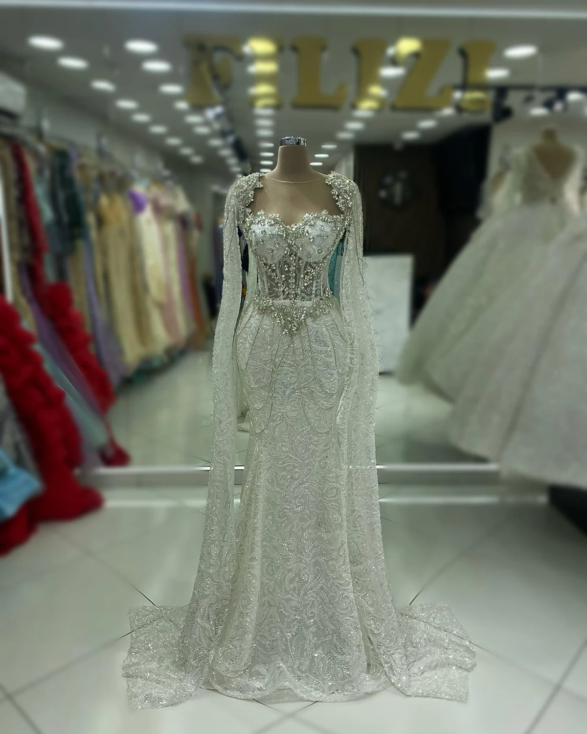 Exquisite Mermaid Wedding Dresses Square Crystal Beads Chain Appliques Long Sleeves Backless Bridal Customized Robe De Mariée
