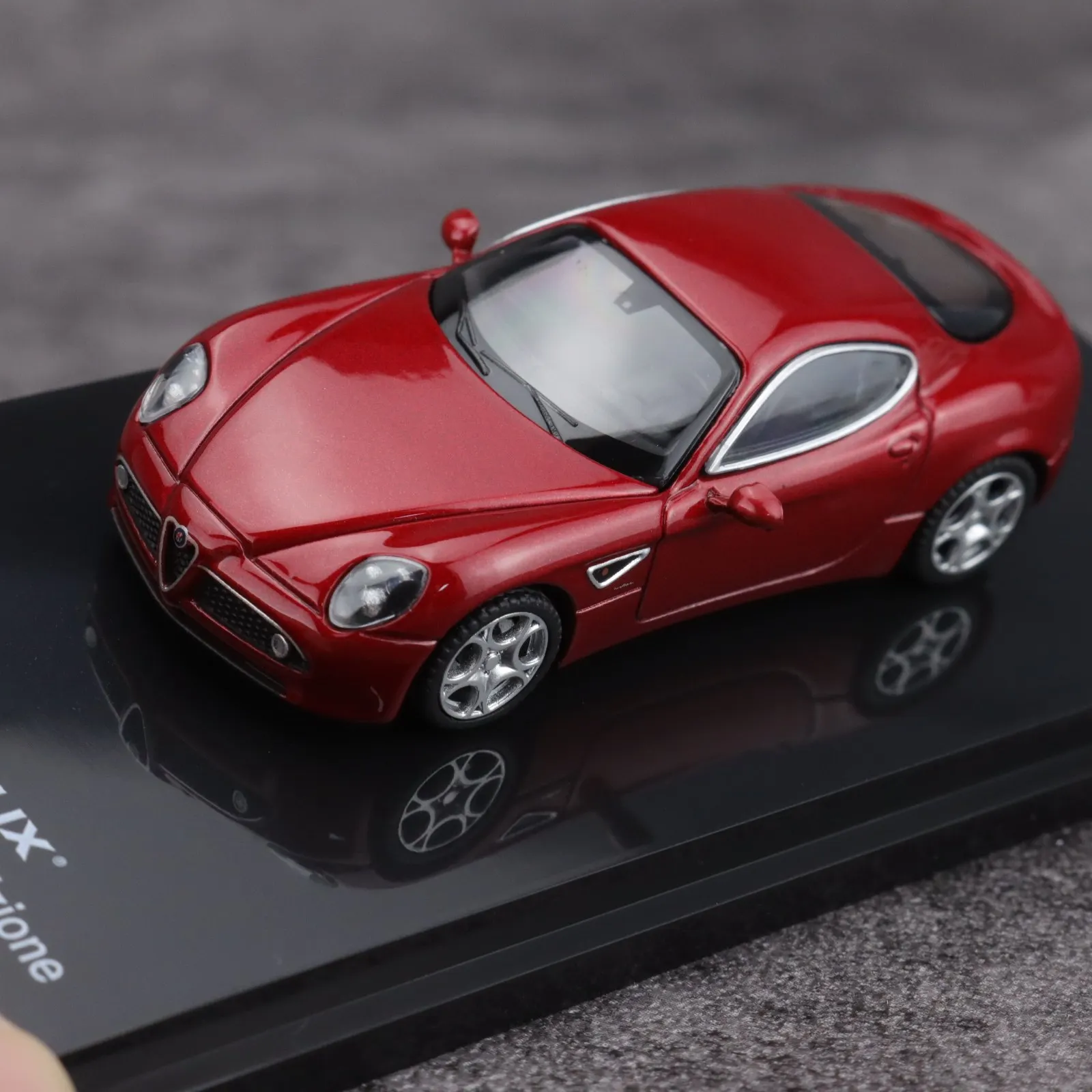 MH 1:64 Alfa Romeo 8C Competizione 2008 alloy car model