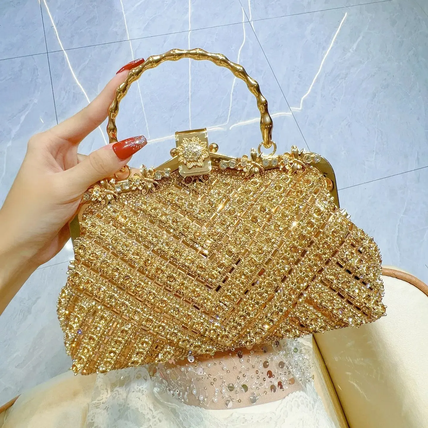 Luxury Rhinestone Evening Handbag for Women, Shiny Crystal Clutch with Chain, Perfect for Formal Dress Cheongsam Wedding Party