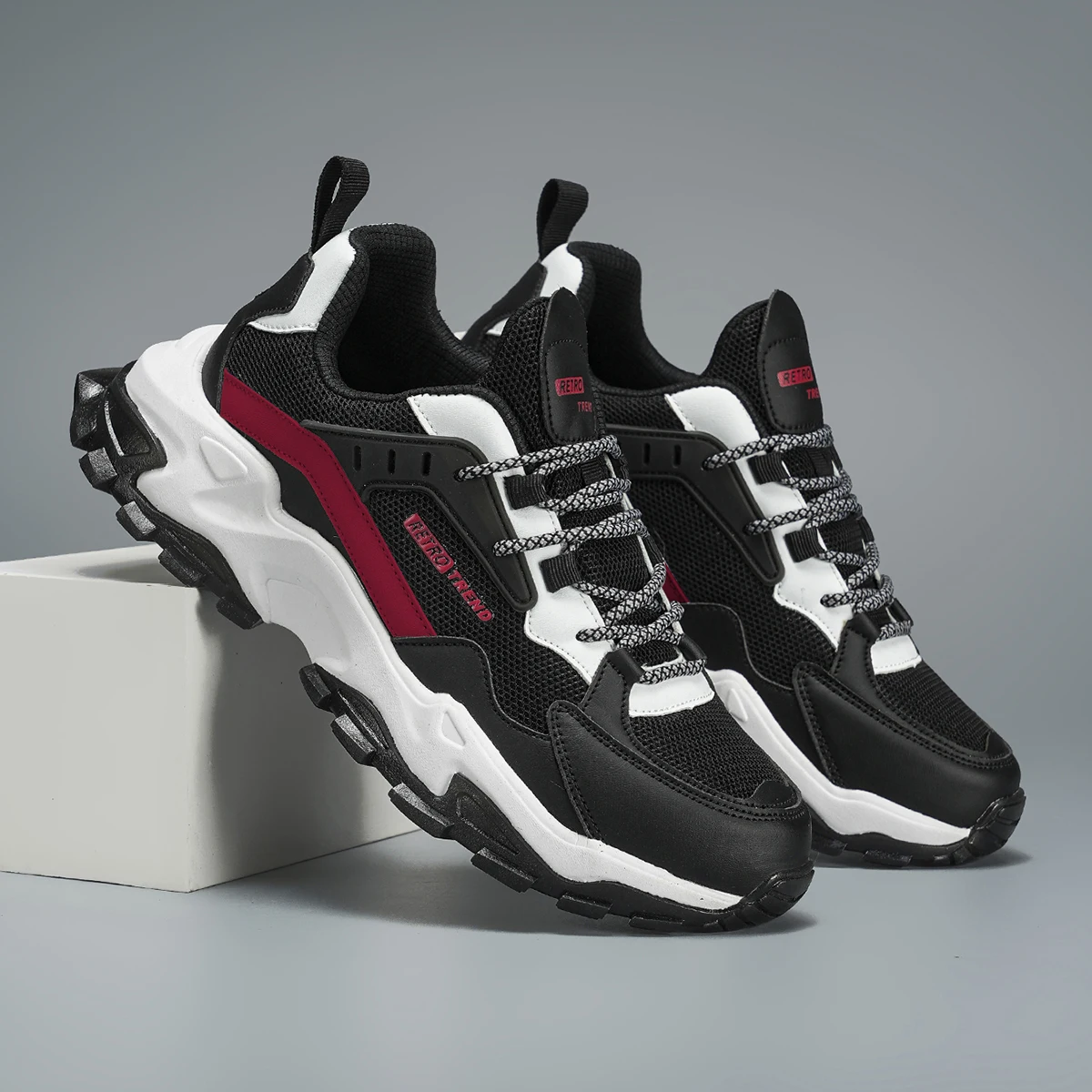 Image of Herren-Outdoor-Wander- und Laufschuhe in großen Größen, bequeme, lässige, vielseitige, modische Sportschuhe für Paare zum Training