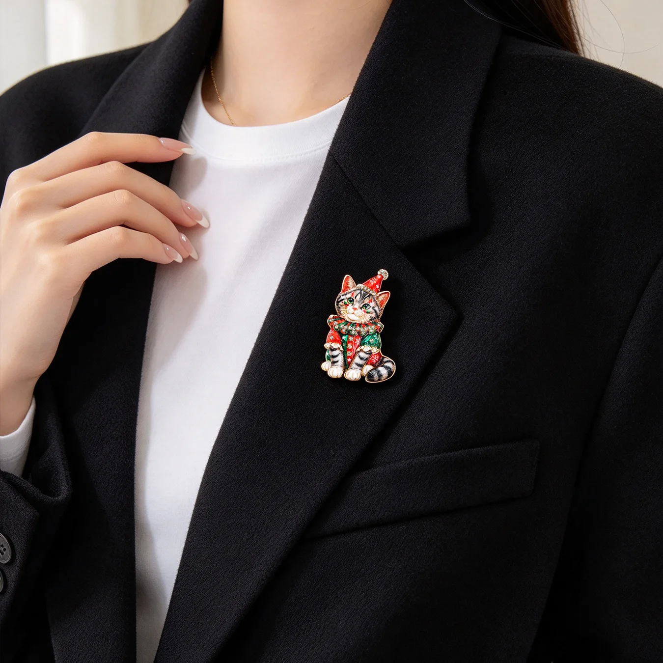 Cross border new Christmas cat brooch, high-end, light luxury, cute animal brooch, holiday gift decoration - view 4