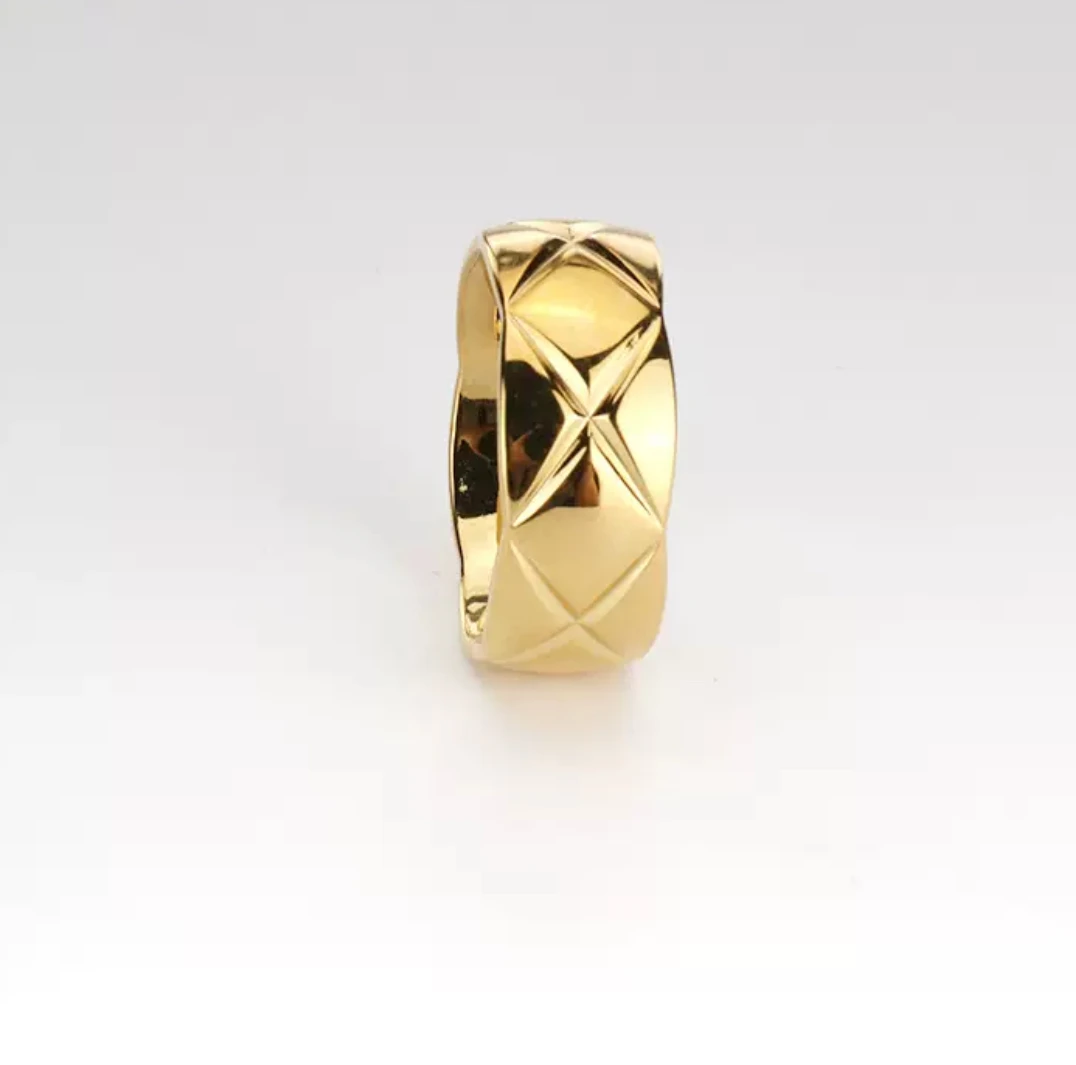 

Korean luxury design sense fashion couple ring high-end accessory hand jewelry men's and women's titanium steel ring