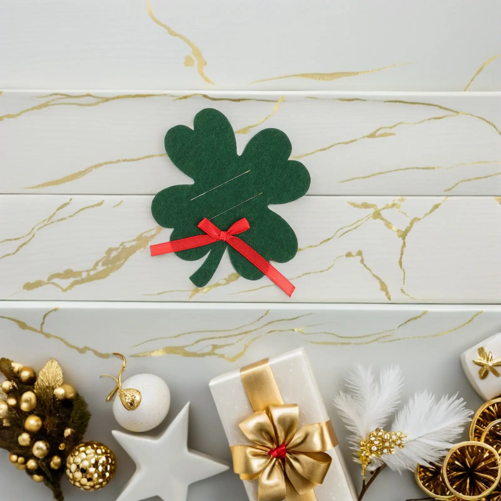 12Pcs Holiday Four Leaf Clover Wallet Felt Money Clip Credit Card Holder Red Green Gray Slim Cash Organizer Christmas Present