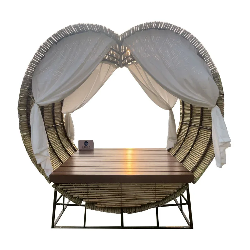 Bamboo and rattan hanging chair, seaside beach heart-shaped Internet celebrity Bird's Nest Resort hotel homestay scenic spot,