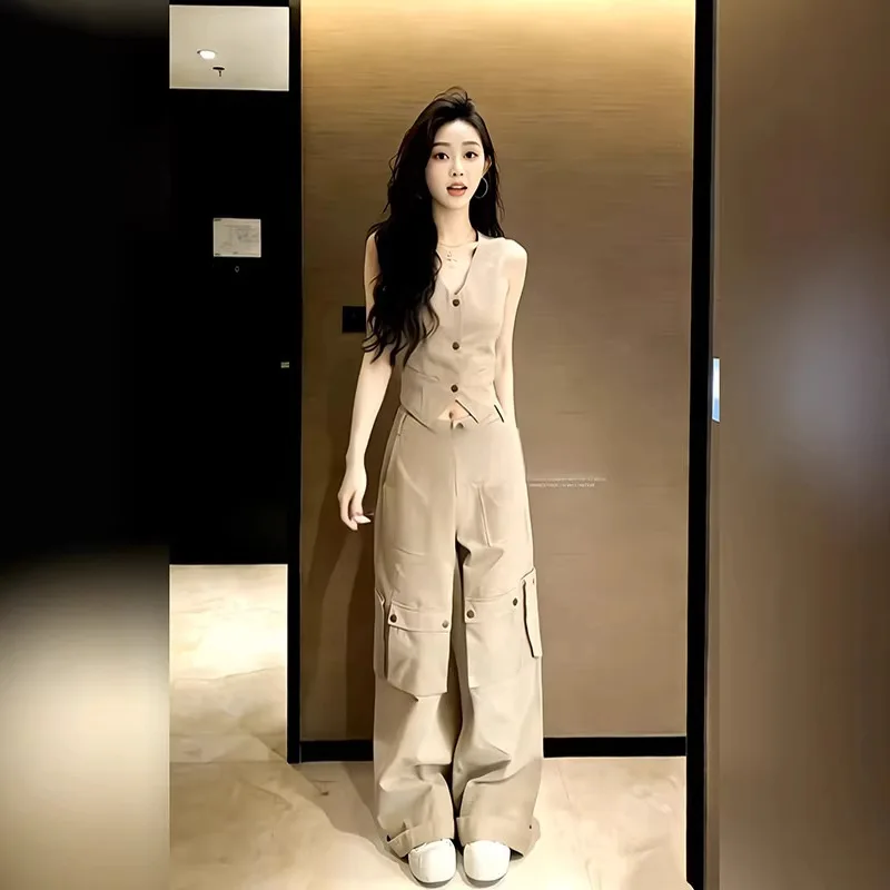 

Women's Minimalist Khaki 2-piece Cargo Set Sleeveless Button Crop Top High Waist Wide Leg Pants Trendy Streetwear Casual Suits