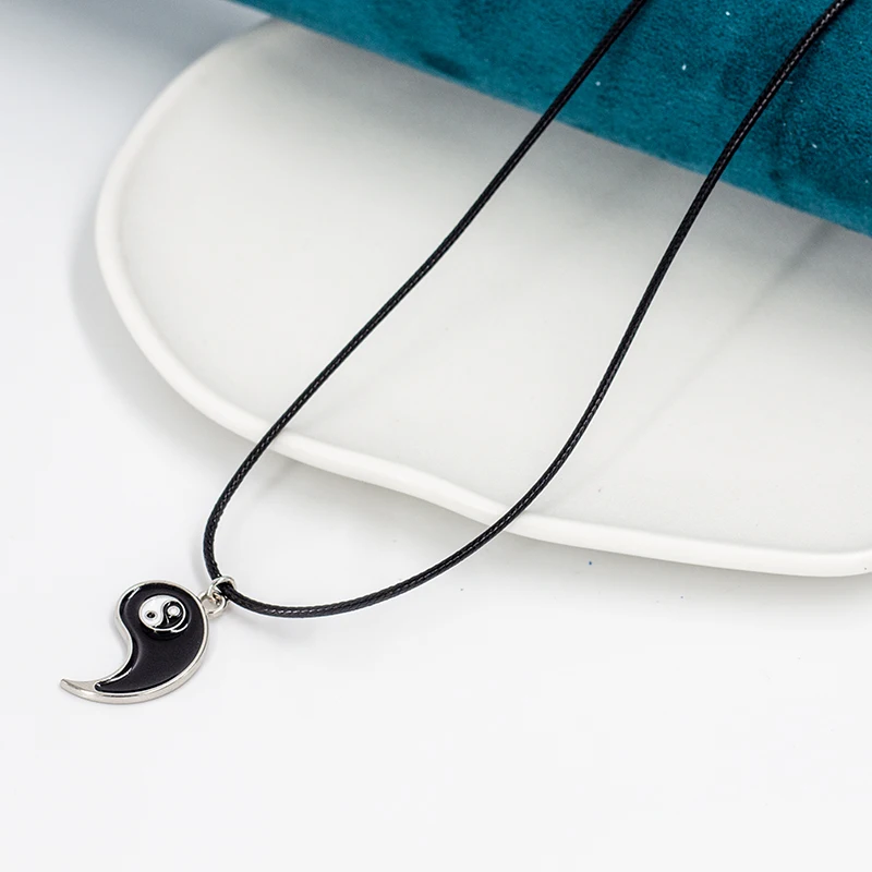 

women fashion necklace 1pc tai chi yin yang puzzle couple style black and white matching unique versatile design