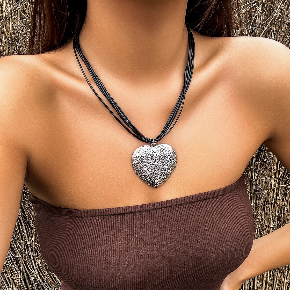 Mehrschichtige schwarze Seilketten mit großem Herz-Anhänger-Halskette für Frauen, Punk, trendige Accessoires am Hals, 2023, Modeschmuck für Frauen