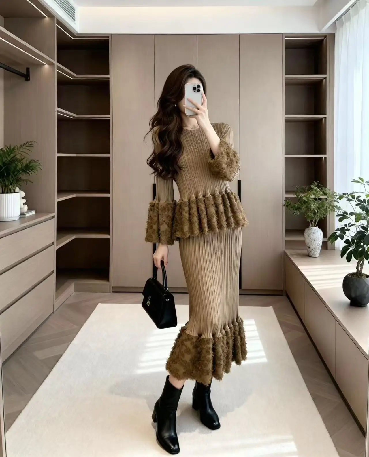 

Miyake Pleated 2025 Autumn and Winter New Foreign Small Fragrant Style Fashion Suit Ruffled Solid Colour Pleated Two-piece Suit