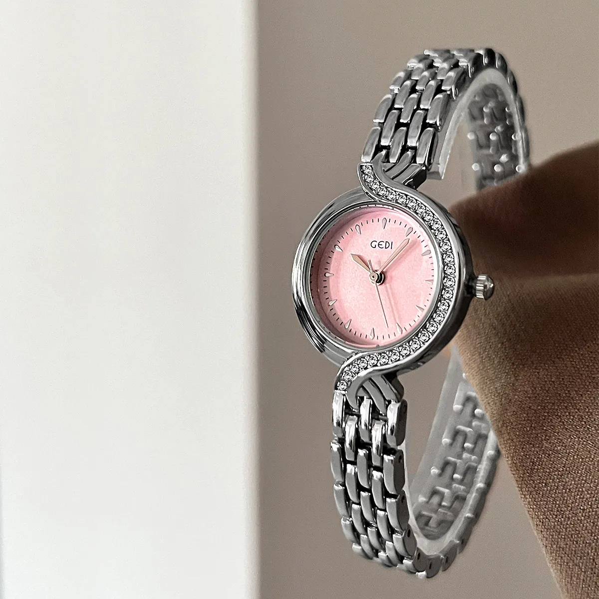 New Women'S Watch, Light Luxury Style Quartz Watch, Simple And Compact, Unique Design, Versatile Watch And Bracelet Combination.