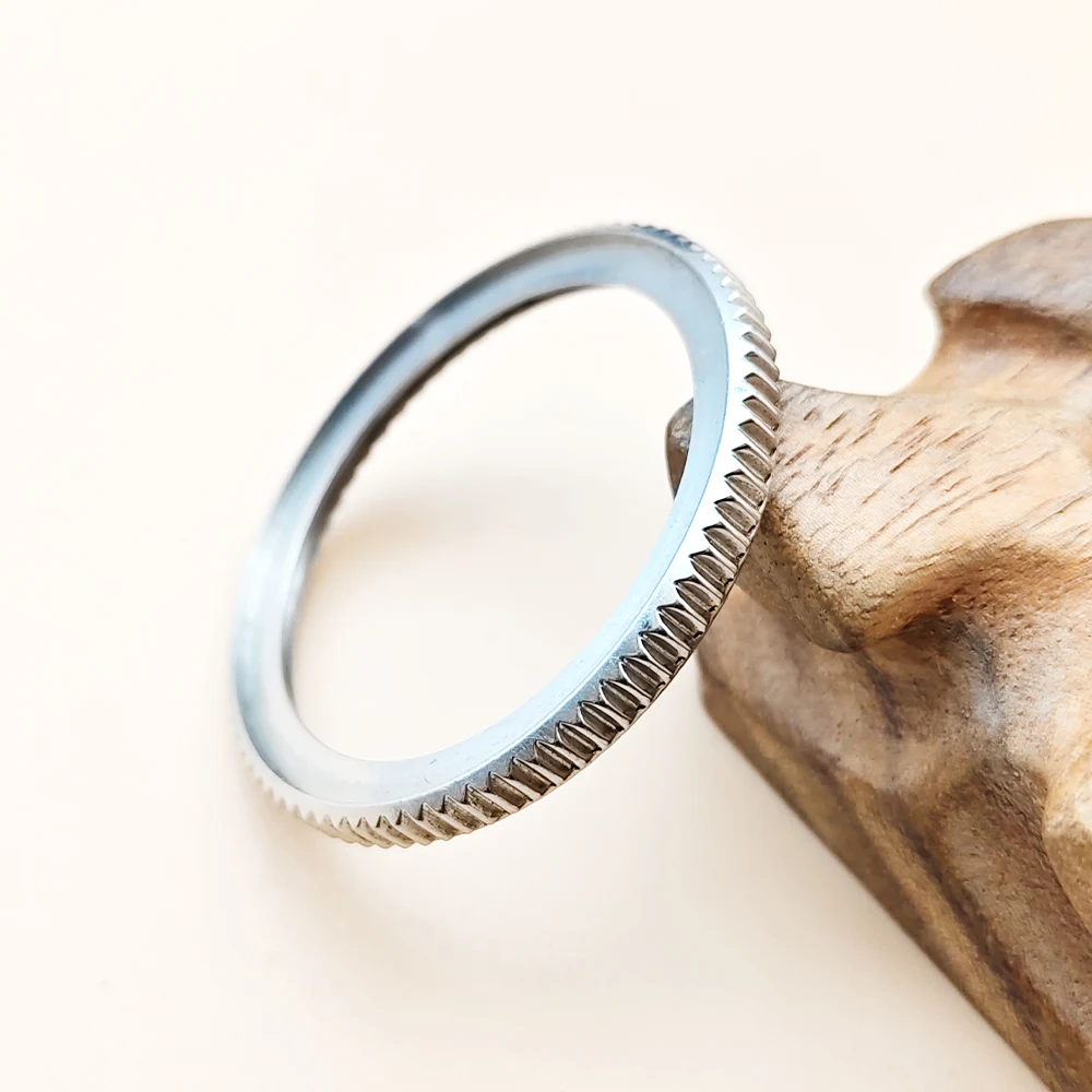 Lunetta in acciaio SKX007 personalizzata da 41 mm adatta per custodie per orologi SKX007 SRPD Lunetta girevole SKX e parti con clic a molla