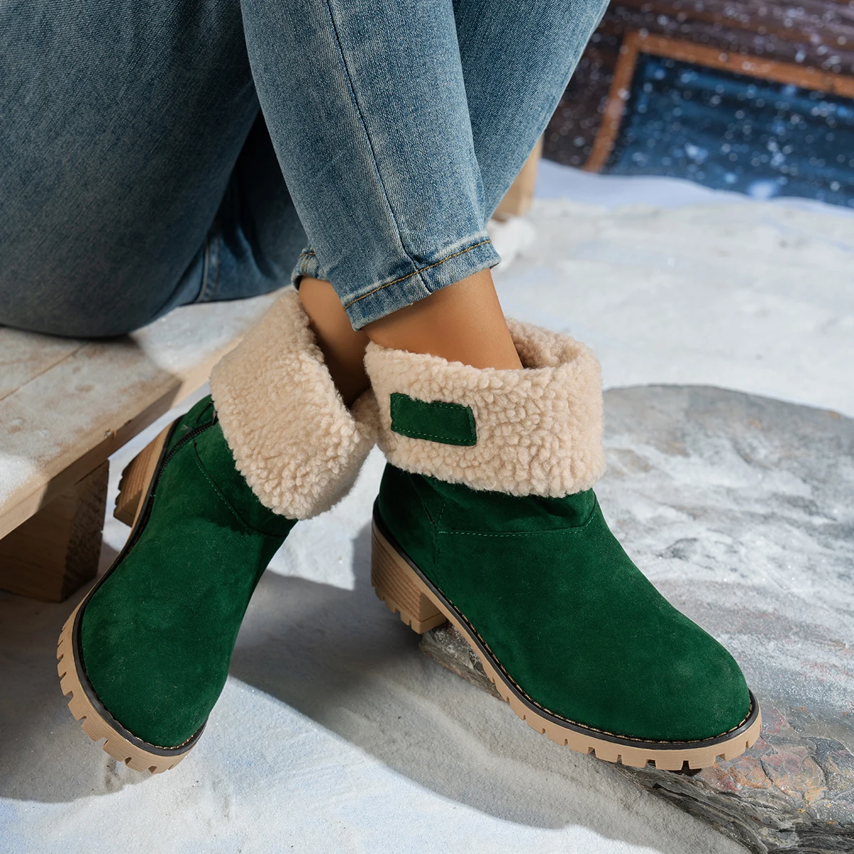 

Fashionable and Elegant Banquet High-heeled Snow Shoes New Winter Hot Selling Round Toe Comfortable Mid Leg Women's Boots