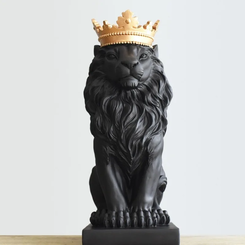 Nordic Style Fashion Simple Black and White Ornaments Crown Lion Resin Ornaments Art Display Rack Model Room Soft Decoration