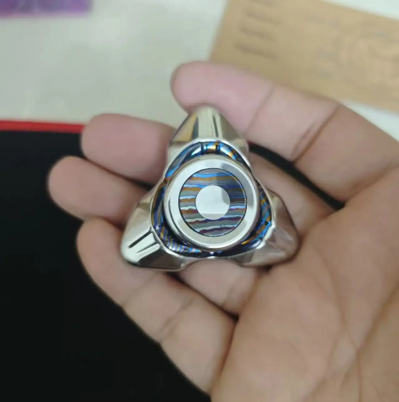 

Б/у EDC novo ss+zircuti spinner, гироскоп на кончике пальца, декомпрессионные игрушки