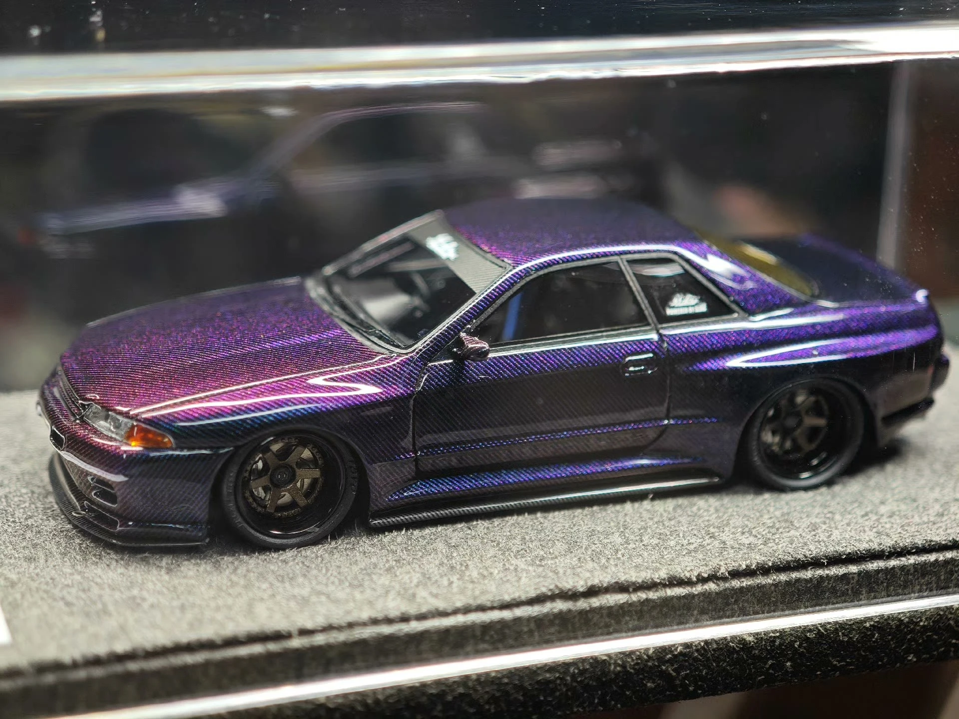 Zonzo Studio 1:64 Skyline R32 Garage Active Carbon Fibre JDM Simulation Limited Edition Resin Metal Static Car Model Toy Gift