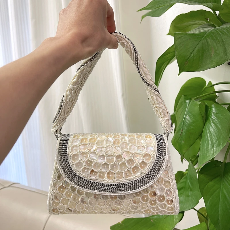 

DOYUTIG Brand Handmade Indian Beaded White little Shell Embroidery Sequins Handbag Wedding Party Clutch Purse Evenning Bag N037