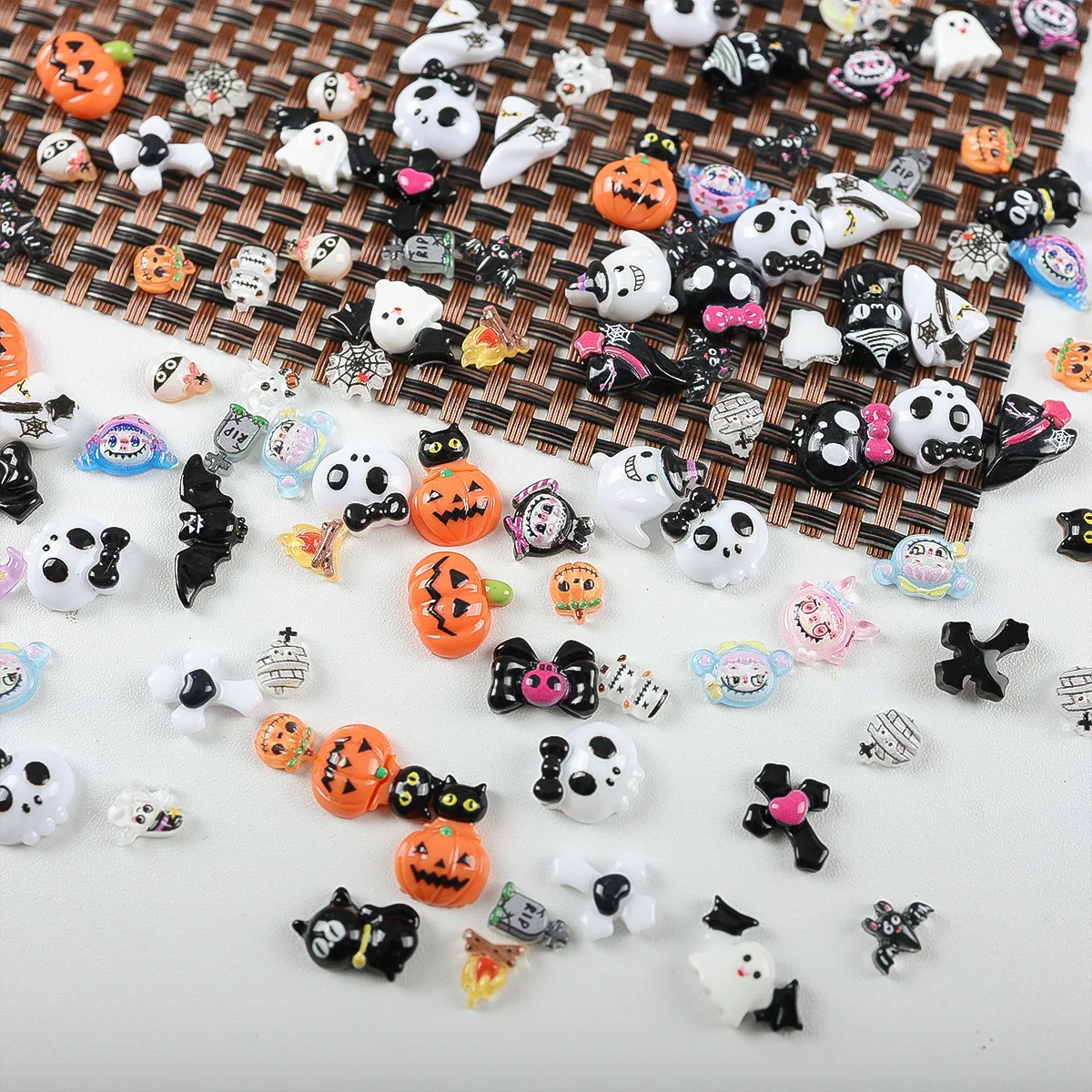 30PCS Halloween Resin Charms Set Funny Ghost Pumpkin Skull Cross Bat Decorations for Nails DIY Accessories Supply
