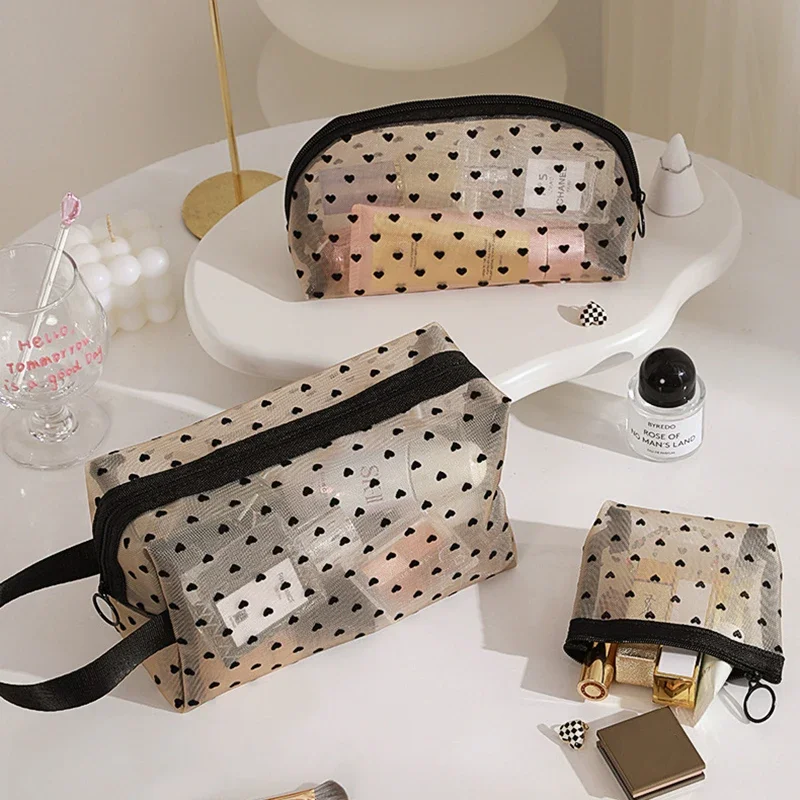 กระเป๋าแต่งหน้าตาข่าย 5 ชิ้น, กระเป๋าแต่งหน้ารูปหัวใจ, กระเป๋าเก็บของแบบถือ, กระเป๋าใส่อุปกรณ์อาบน้ำที่สะดวก