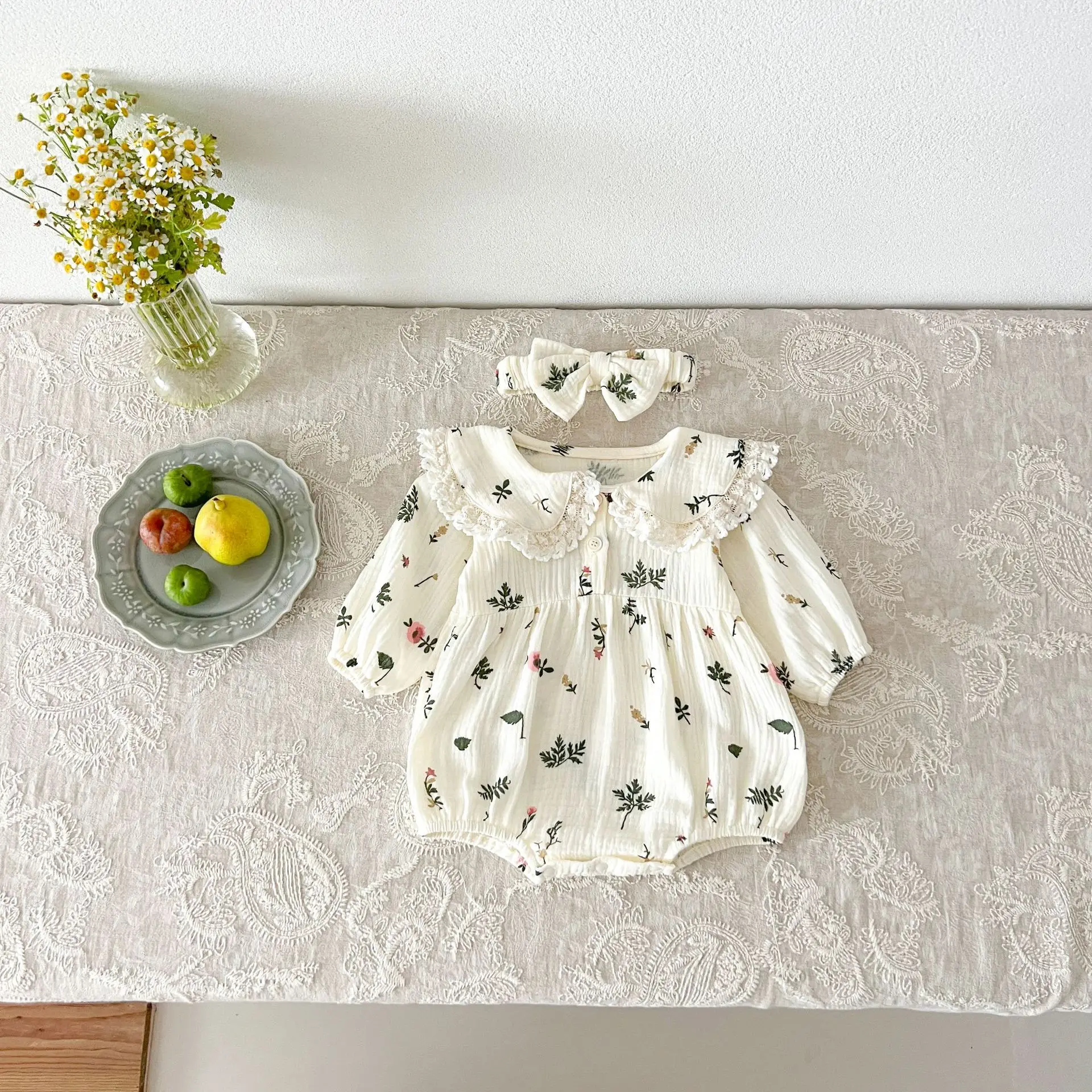 Korean Version of Baby Autumn Onesie Baby Girl Princess Romper Small Floral Fart Coat Foreign Style Sweet Climbing Suit