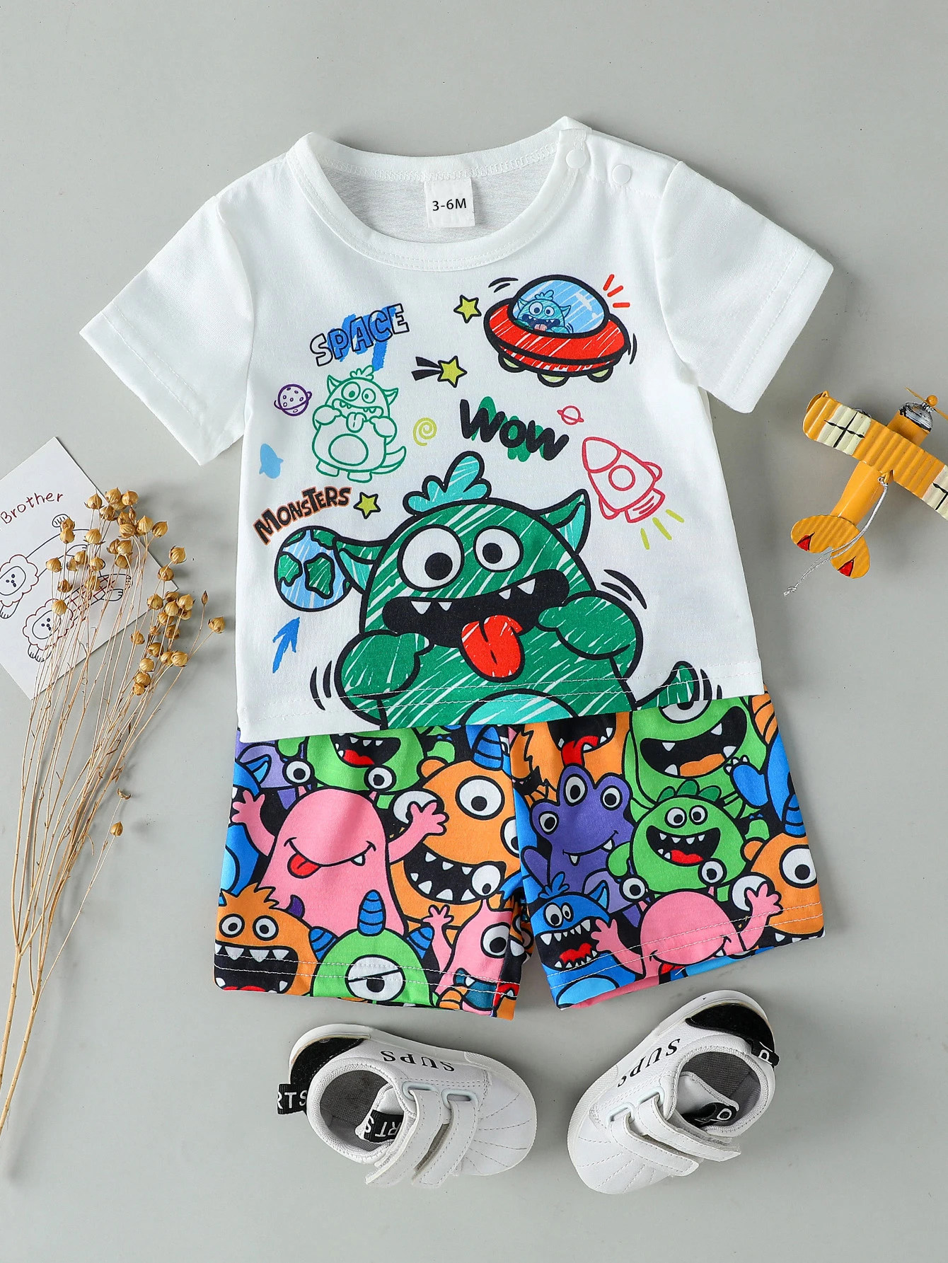 

2025 Summer New Cartoon Print Short-Sleeved T-Shirt and Full-Print Shorts Fashion Casual Two-Piece Set