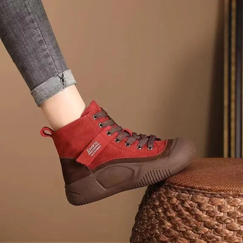 2024 scarpe vulcanizzate da donna autunno Sneakers alte da donna inverno stringate punta tonda Casual suola spessa scarpe da donna antiscivolo