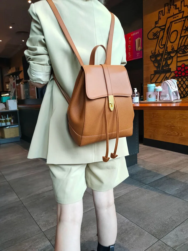 Zaino Casual da donna in vera pelle High Steet borsa a secchiello moda Versatile zaino da viaggio femminile borsa da scuola per studenti Satchel