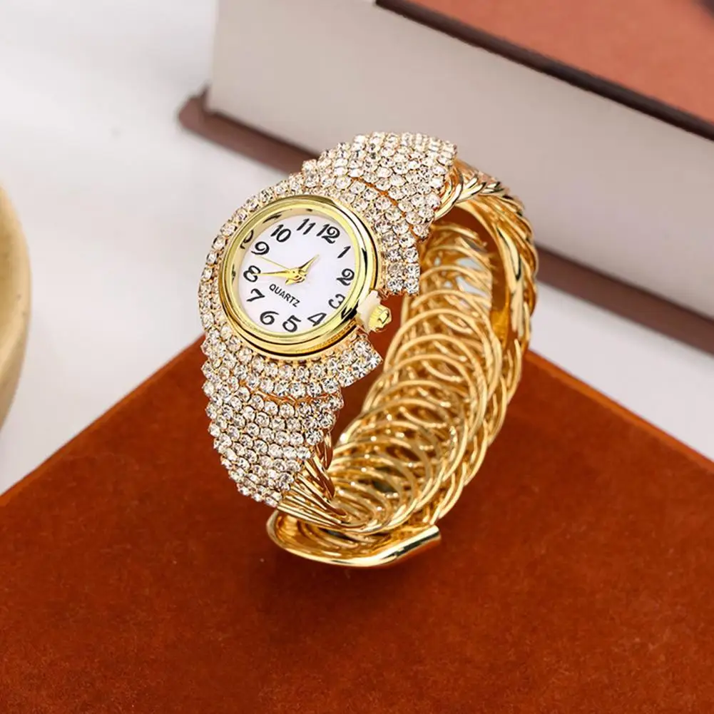 Women Quartz Watch Round Dial Analog Watch Fashionable Alloy Strap Wristwatch Classic Ladies Rhinestone Quartz Movement Watch
