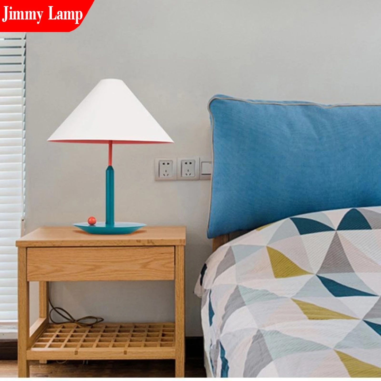 الإضاءة الاسكندنافية الجدول مصباح مكتبي معدني E27 LED لمبة لغرفة النوم دراسة منضدة فندق الإقامة المنزلية زخرفة