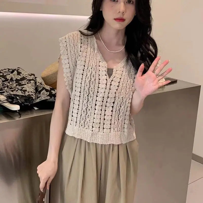 Summer New Fashion Hollow Hook Flower V-Neck Vest Sleeveless Knit