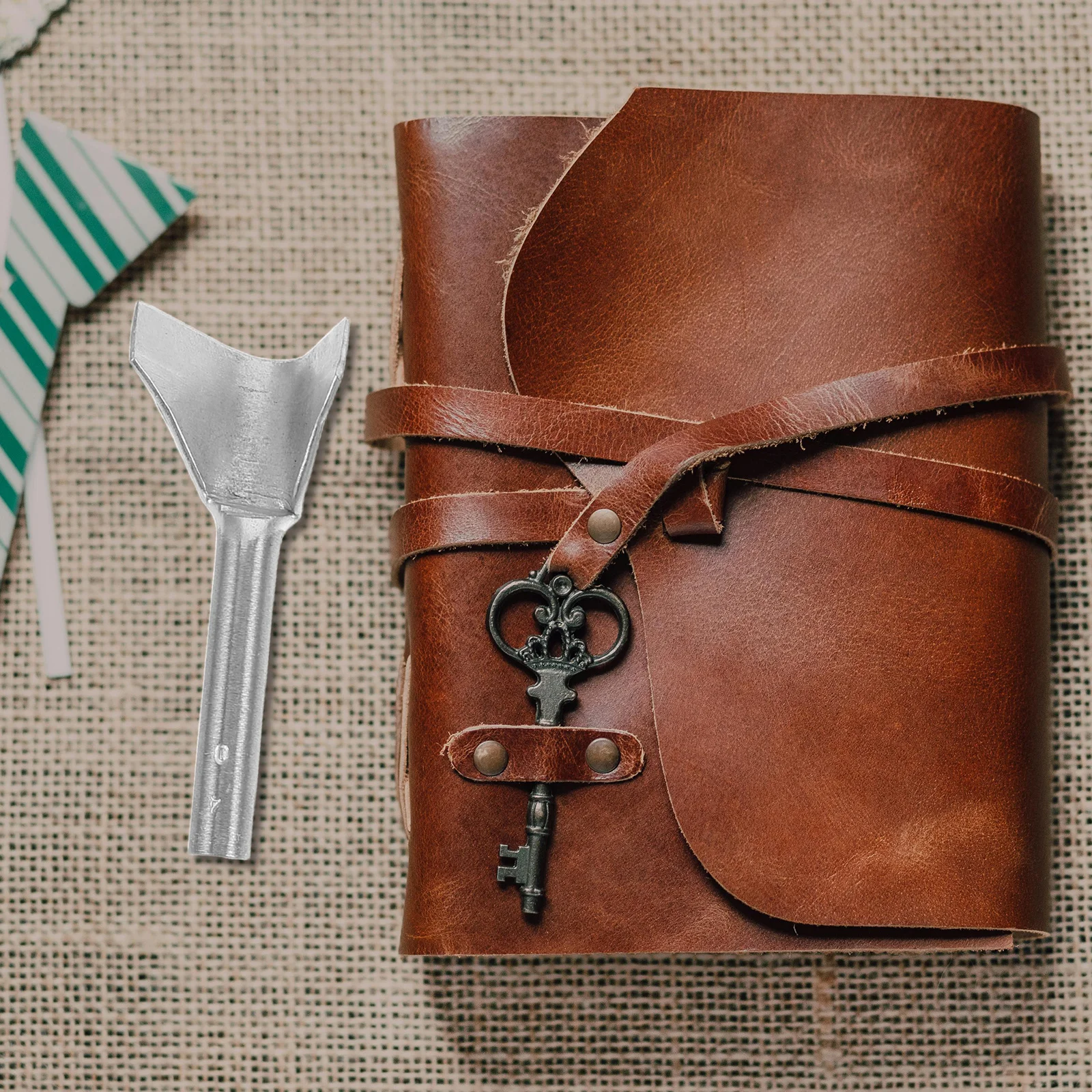 

1Set V-Shaped Punch Cutter 10-40Mm Hand Punch for DIY Projects Efficient Edge Finishing and Corner Punching Tool