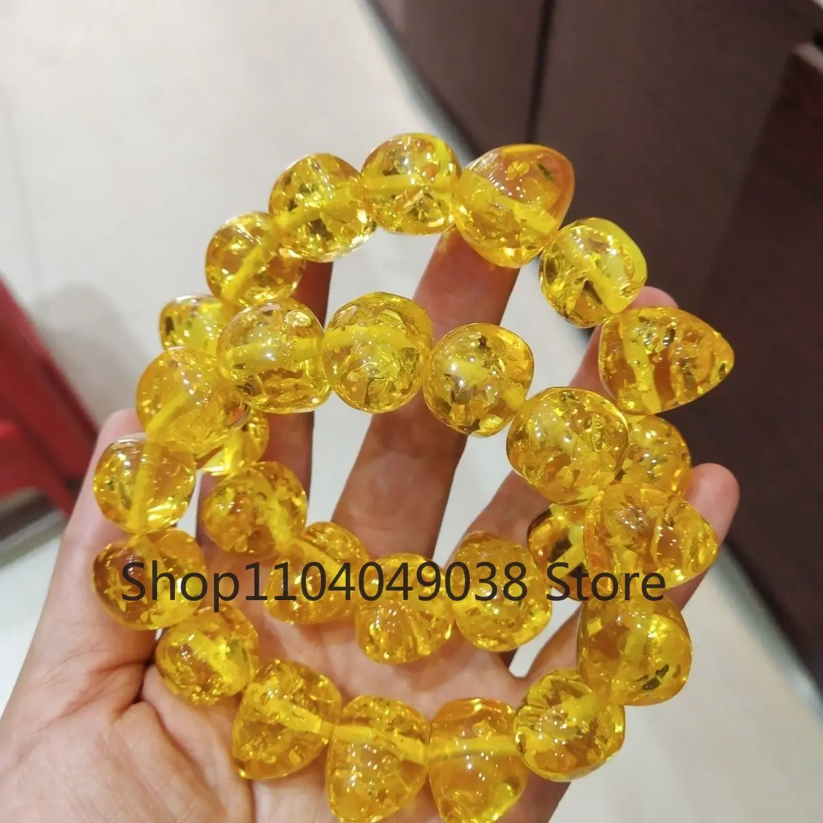 Triangular Flower Shaped Amber Natural Beeswax Amber Bracelet Fashion Elastic Bead String Male and Female Mascots Holiday Gift