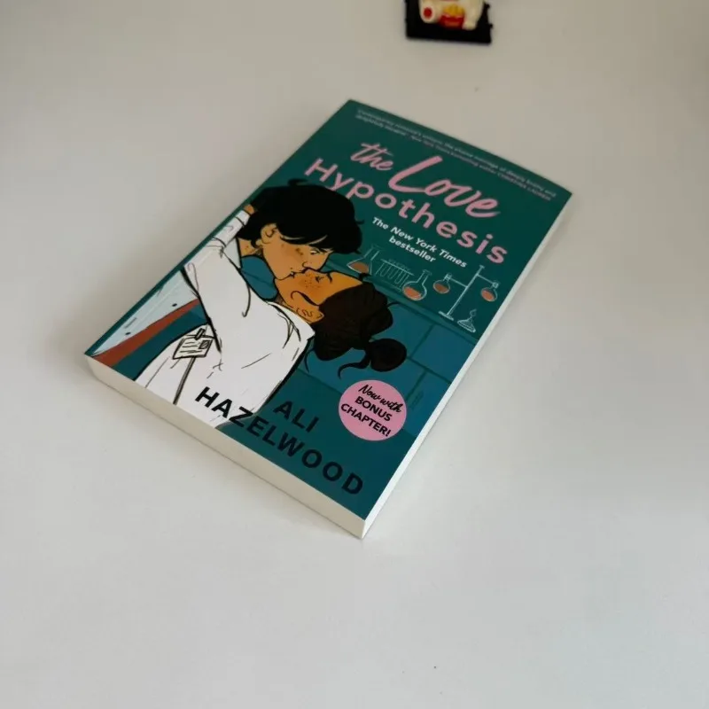 نفق الحب من تأليف علي هازلوود كوميديا الرومانسية الأكاديمية وهمية يؤرخ تروب الجذعية قصة حب شعور رواية جيدة