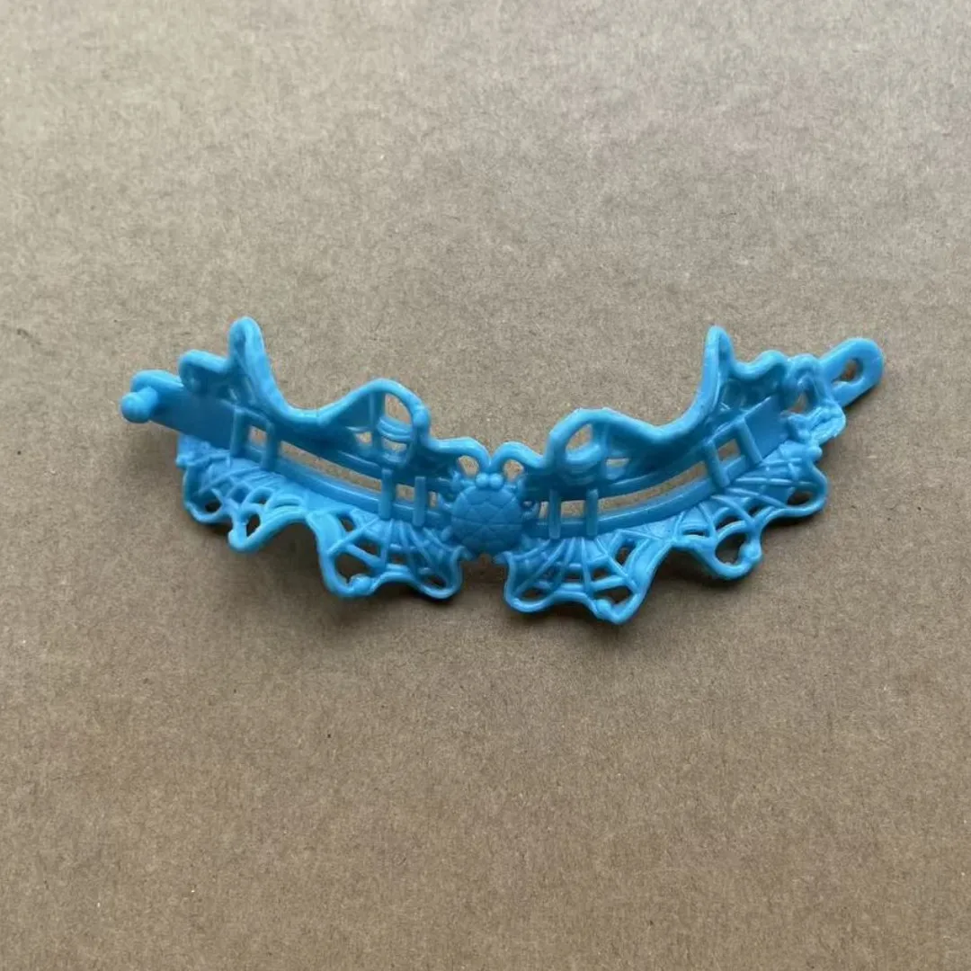 DIY Monster-Puppen-Teile: Original-Zubehörset mit Hüten, Zauberstäben, Gürteln, Handringen, individuellen Hemden und Bändern für kreatives Basteln – Detail 7