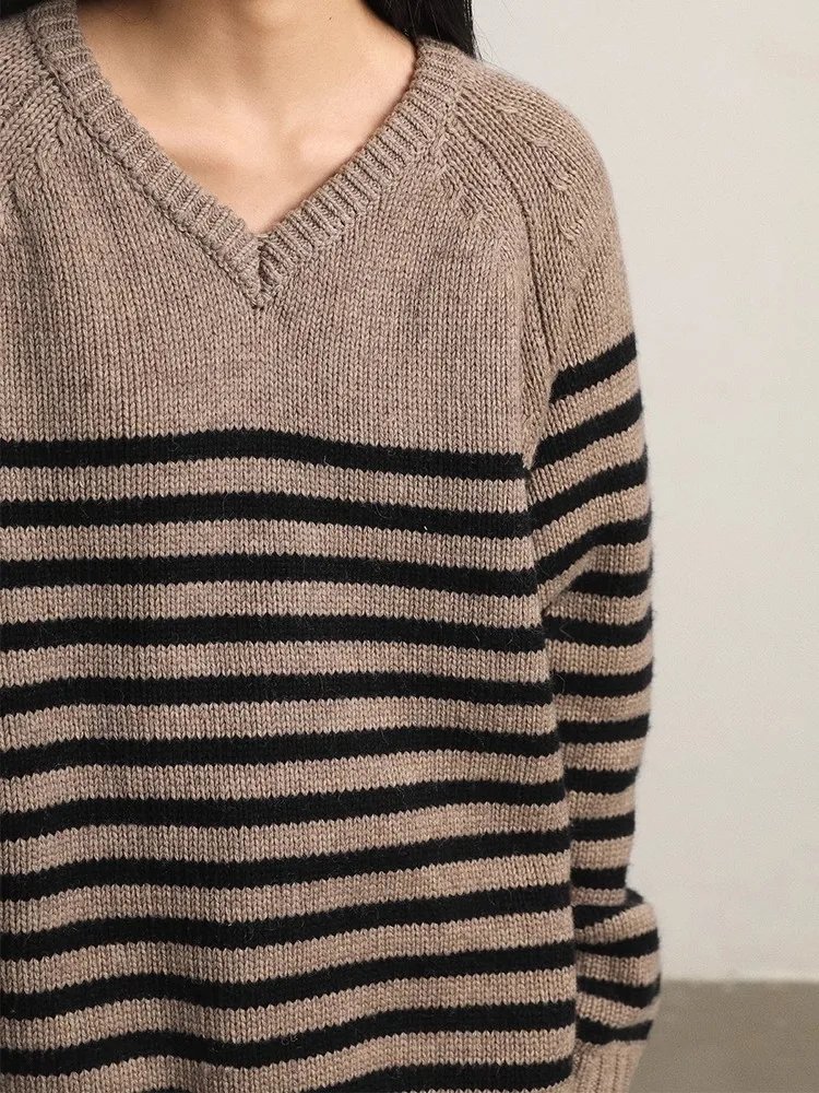 Suéter con cuello en V a rayas en contraste para mujer, jersey retro holgado de Cachemira para primavera y otoño con grosor del suéter.