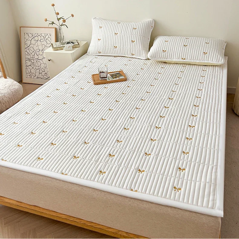 Spring Autumn Comfortable Durable Mattress Toppers Soft Breathable Soybean Fiber Filling Bed Pads Keep Warm Quilted Mattress Pad