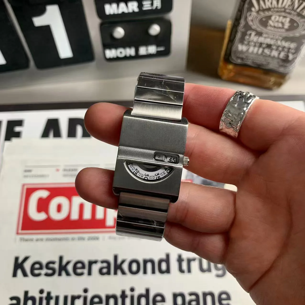 New Unisex Square Watches Men's Retro Cool Calendar Creative Simple Concept No Mirror Steel Belt Luxury Couple's Women's Watch