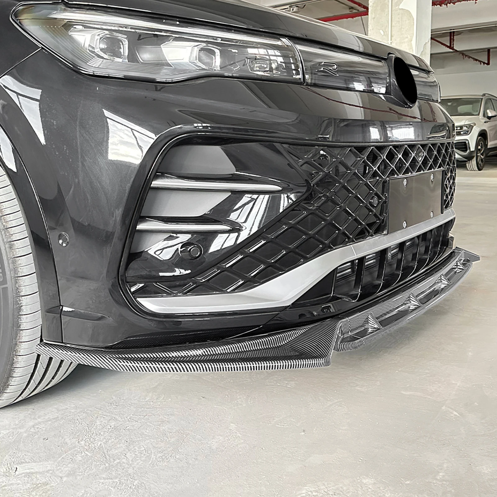 Front Bumper Spoiler Lip For Volkswagen VW Tiguan MK3 Rline 2024-2025 Carbon Fiber Look/Gloss Black Lower Splitter Protector Kit