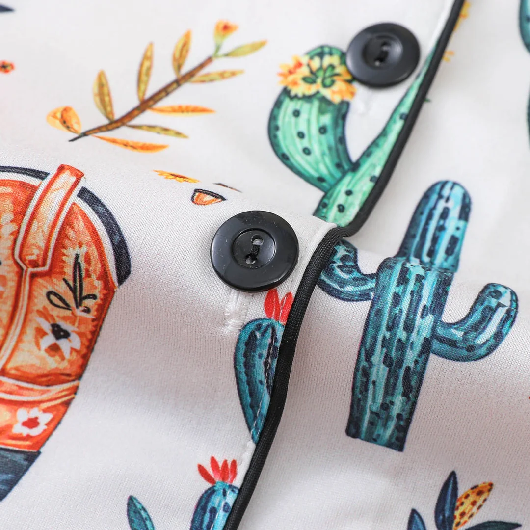 Set Piyama Wanita Putih Piyama Bermotif Tema Kaktus Koboi dengan Kerah Lengan Pendek dan Celana Pendek Hadiah Natal