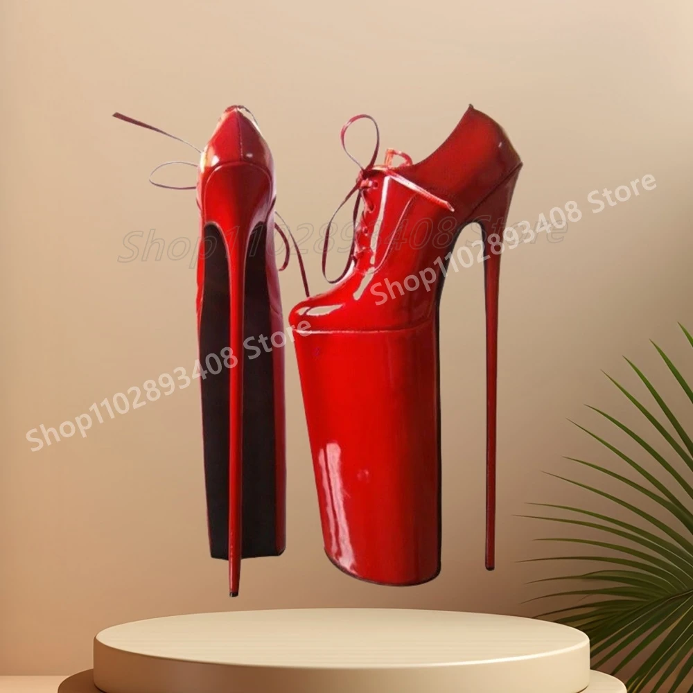 حار أحمر لامع الجبهة الدانتيل متابعة مضخات الضحلة براءات الاختراع والجلود منصة خنجر عالية الكعب موضة مثير أحذية النساء 2025 Para Mujere