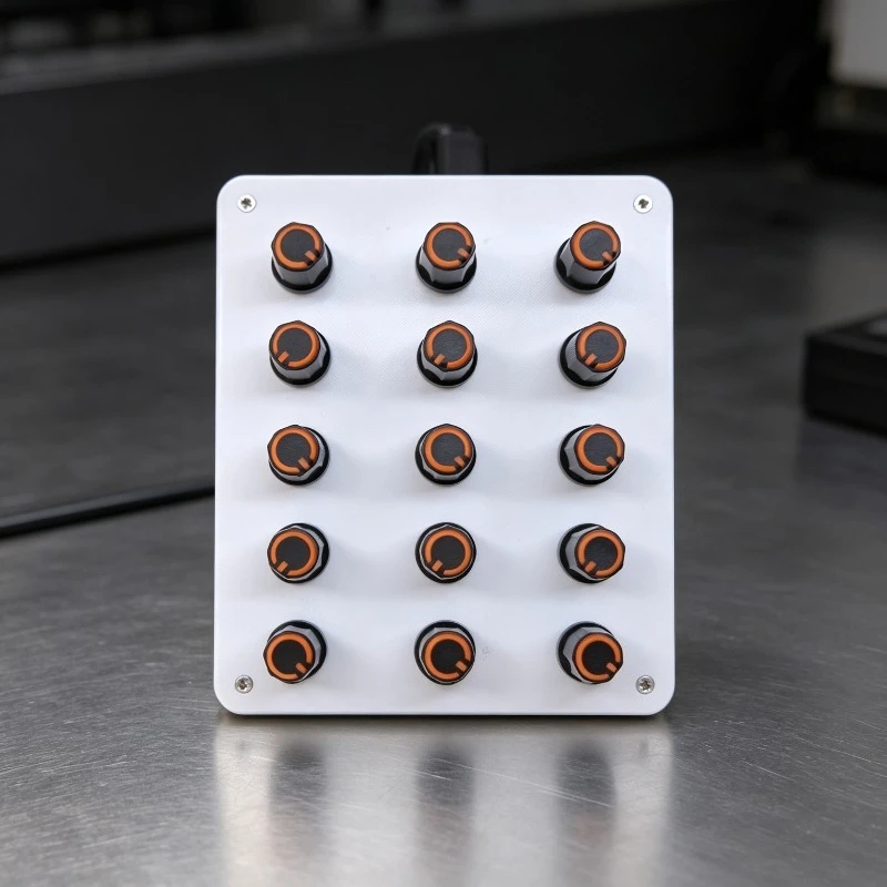 15-Knob USB-C MIDI Controller Custom CC DAW Music Production Mixer Control Surface Plug and Play Portable