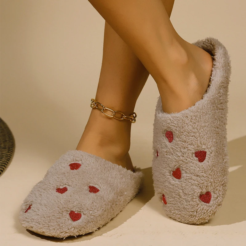 

2025 Winter Women Heart-Shaped Slippers Love Mute Soft Sole Shoes Indoor Comfortable Silent Carpet Light Living Room Slides