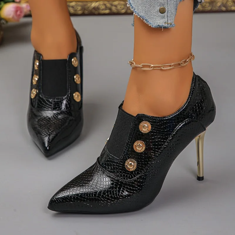 

Темпераментные осенние новые туфли на высоком каблуке с острым носком и заклепками, нескользящие износостойкие одинарные туфли для ног