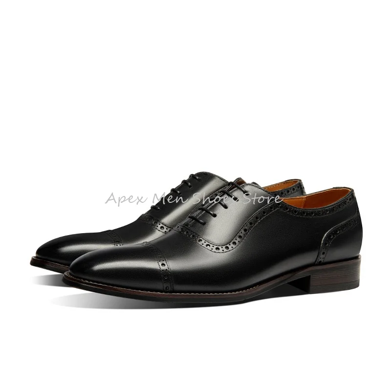 Zapatos formales de estilo británico tallados para hombre, zapatos Oxford de suela blanda de cuero genuino informales de negocios hechos a mano, zapatos de boda