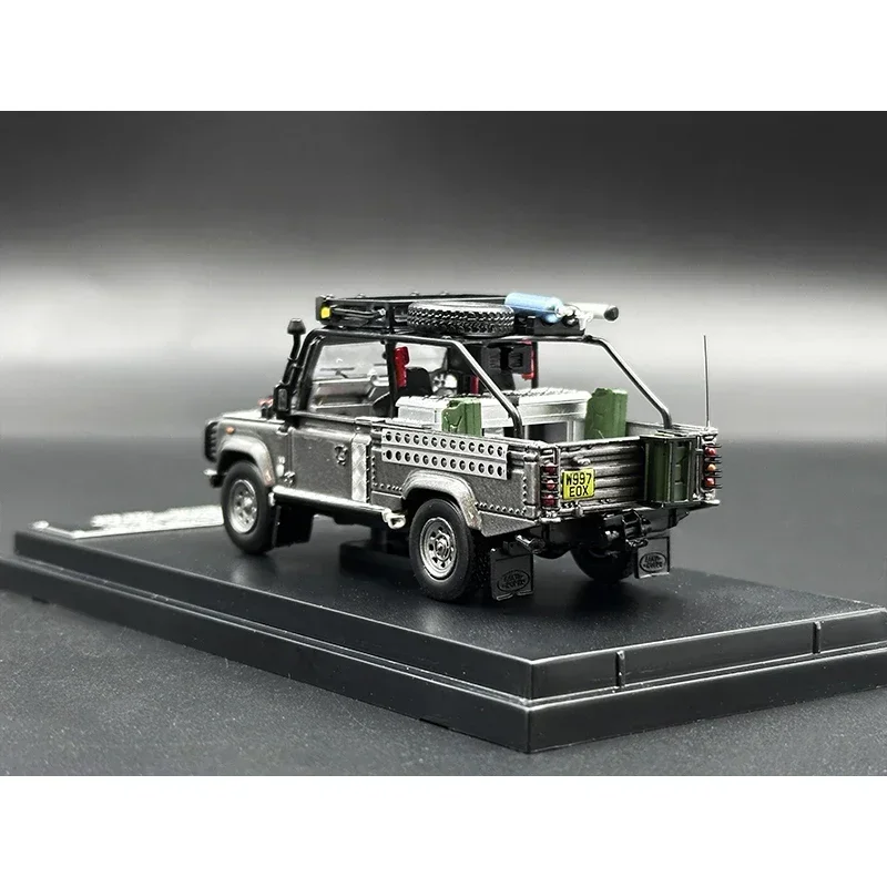 SW In Stock 1:64 Defender Pick Up Silver Many Attachments Collection Miniature Toys Diecast Car Model Street Warrior