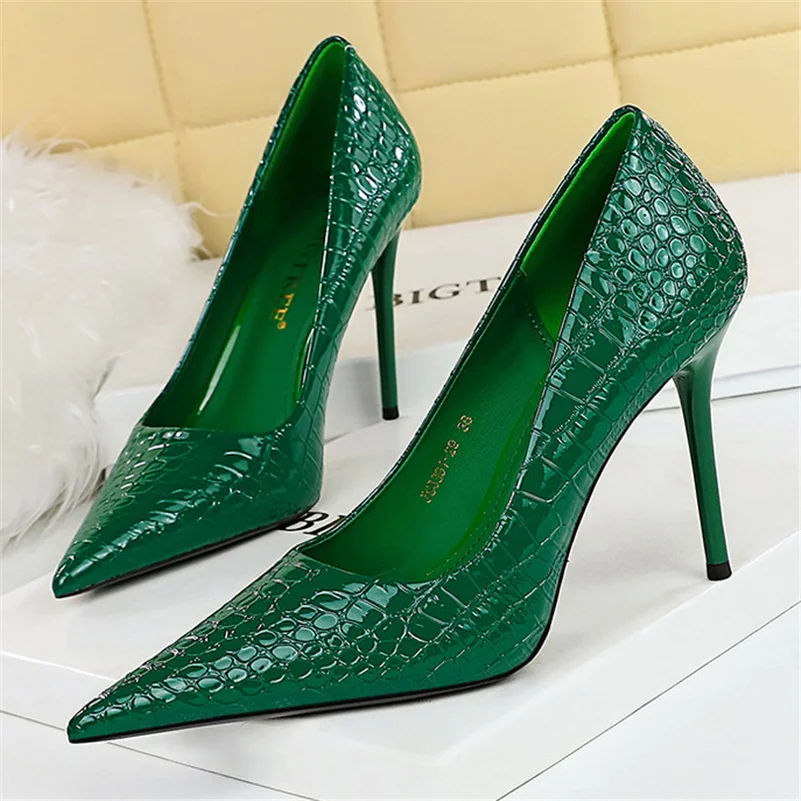 Women 10cm High Heels Stiletto Pumps Pointed Toe Green Nude Heels Office Lady Serpentine Patent Leather Wedding Party Prom Shoes